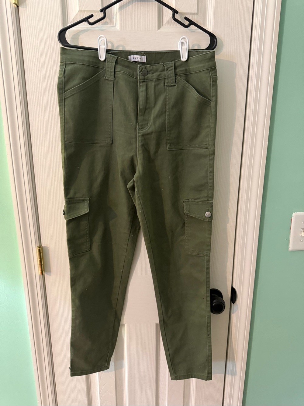 High-Rise Olive Cargo Trousers with Snap Flap Pockets